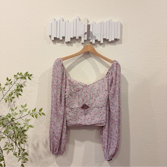 ASTR Plisse Long Sleeve Cross Bust Blouse Top in Purple Ditsy Size Small NWT - Picture 3 of 9